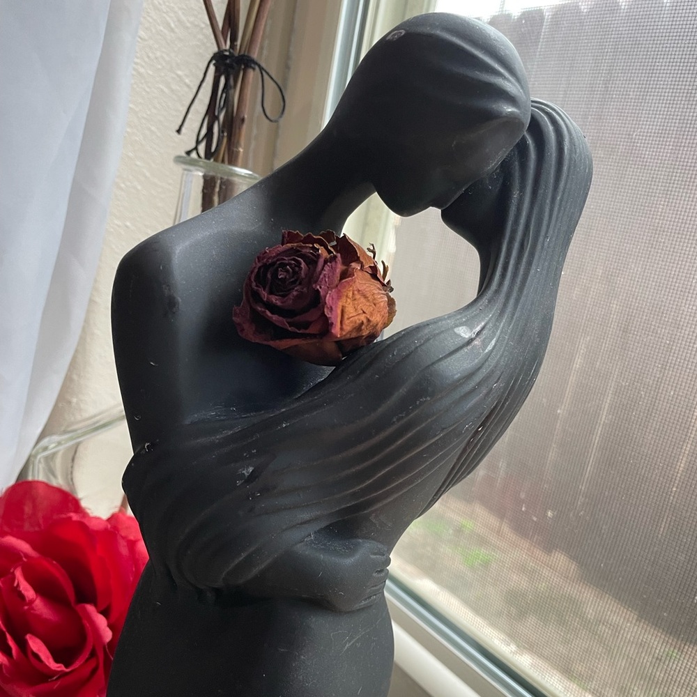 Vintage 90s Boris lovers embrace ll hug embrace sculpture